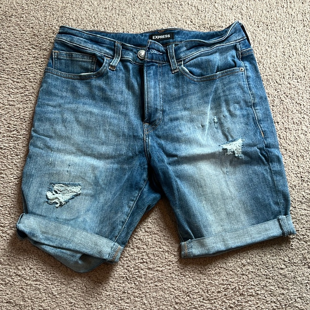 Men’s Distressed Jean Shorts